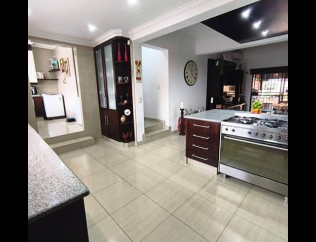 4 BEDROOM HOUSE FOR SALE IN MEYERSDAL ESTATE